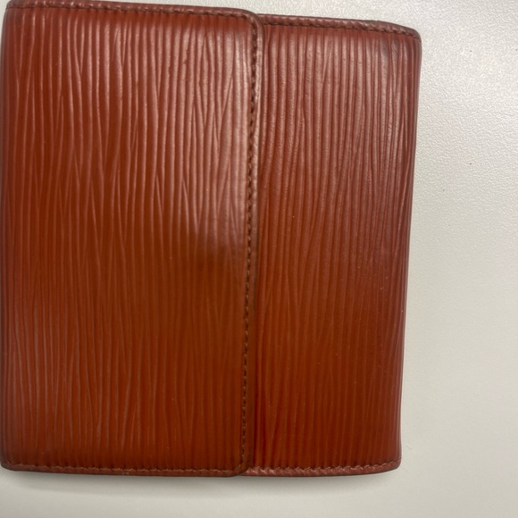 Louis Vuitton Textured Tan Wallet - Picture 6 of 8